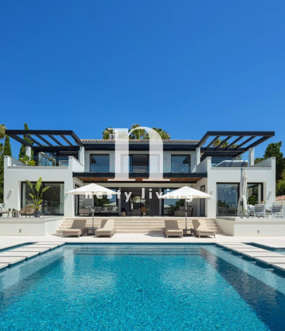 STUNNING REFURBISHED VILLA IN NUEVA ANDALUCIA
