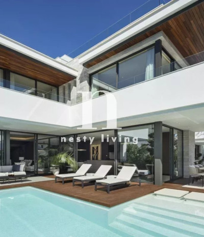 SPECTACULAR NEWLY-BUILT VILLA STEPS FROM THE BEACH
