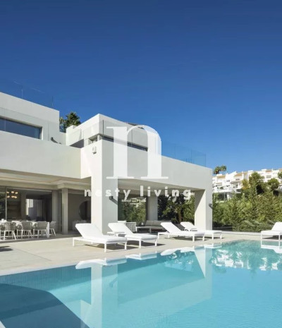 SUPERB MODERN VILLA WITH PRIME LOCATION IN NUEVA ANDALUCIA