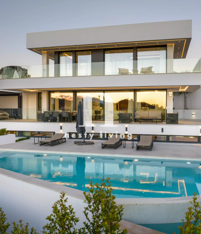 SUPERB MODERN VILLA WITH PRIME LOCATION IN NUEVA ANDALUCIA