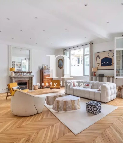 Neuilly sur Seine - Bagatelle - St James