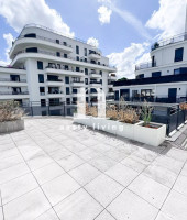 Colombes - Grand Studio Avec Terrasse
